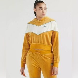 Nike Sportswear Heritage Women's Hoodie Gold Suede Style BV5054 727